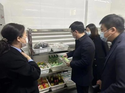 加大督導(dǎo)檢查力度，推動(dòng)食品安全“兩個(gè)責(zé)任”落地落實(shí)